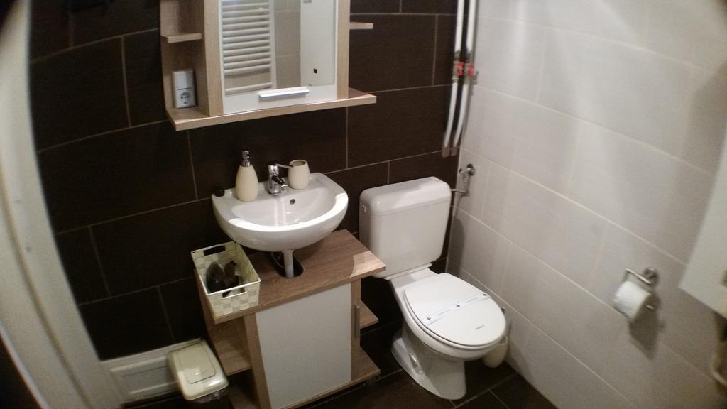 Varkeruelet Apartman Шопрон Экстерьер фото